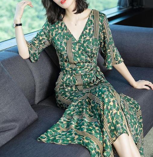 皮肤黑别乱穿连衣裙 这几款连衣裙超显气色