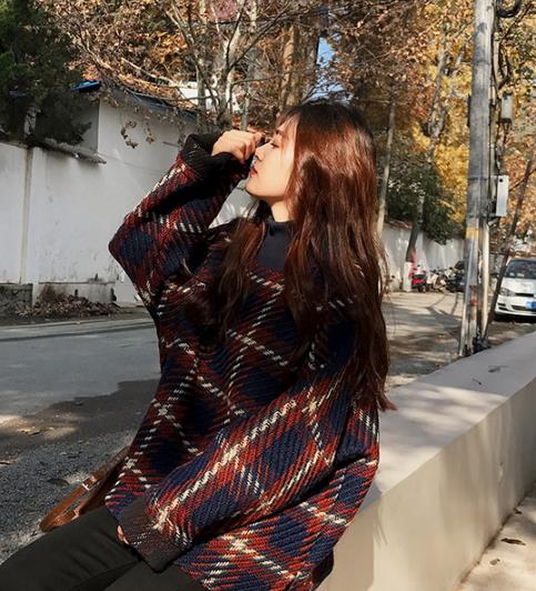 2018开春流行大毛衣 给人耳目一新的视觉效果 2018开春流行大毛衣 给人耳目一新的视觉效果