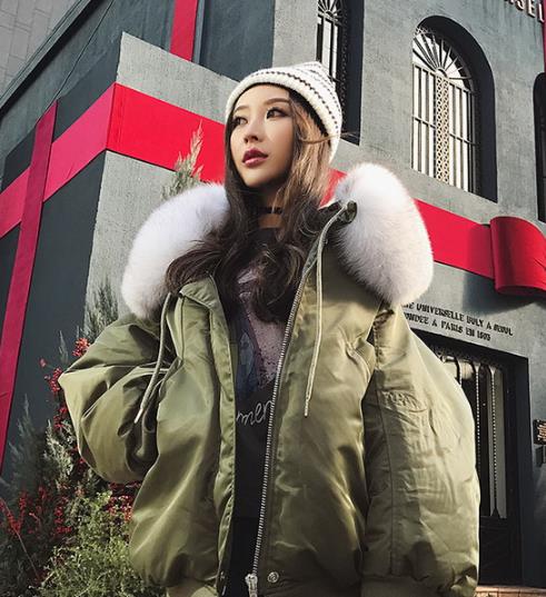 冬季保暖神器潮流羽绒服：开启冬季穿搭新时尚