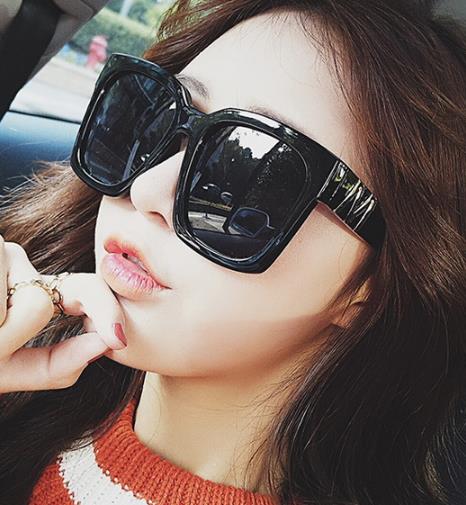 明星同款时尚墨镜 出门标配墨镜示范(图) 明星同款时尚墨镜 出门标配墨镜示范(图)
