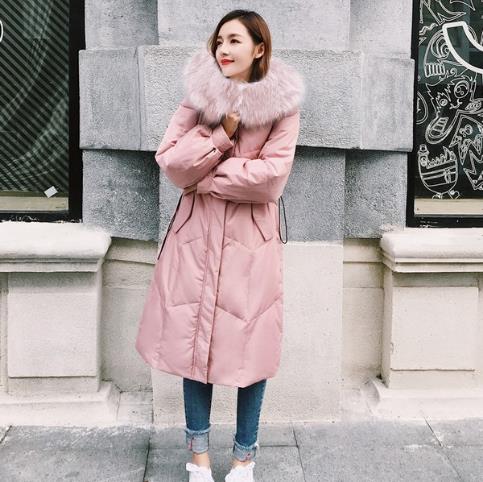 冬季是羽绒服的主场:金丝绒羽绒服搭配示范 冬季是羽绒服的主场:金丝绒羽绒服搭配示范