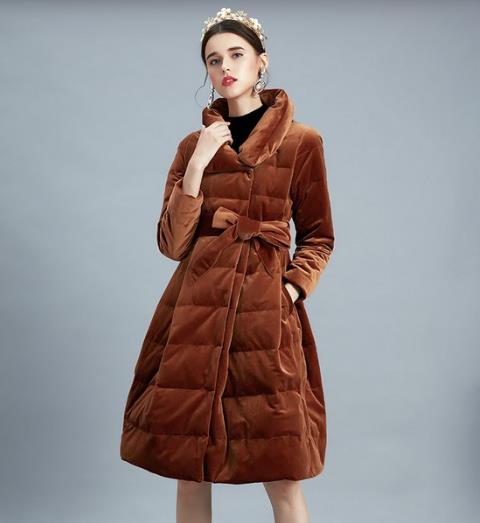 冬季是羽绒服的主场:金丝绒羽绒服搭配示范 冬季是羽绒服的主场:金丝绒羽绒服搭配示范