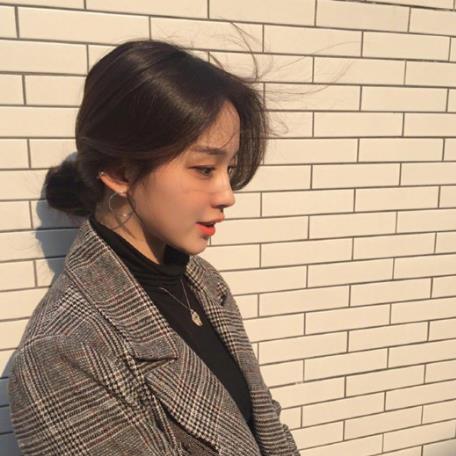 女生冬天留什么发型好看又显气质呢（图）