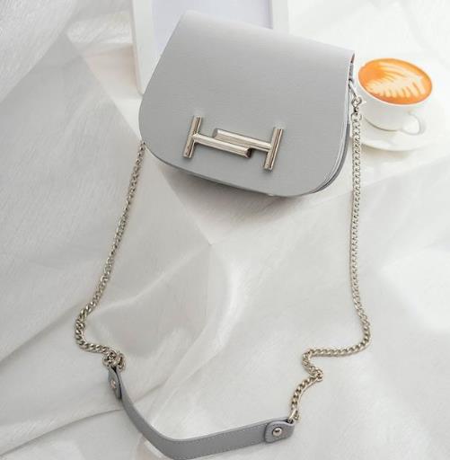 今年最流行的5款百搭斜挎包 简约百搭（图）