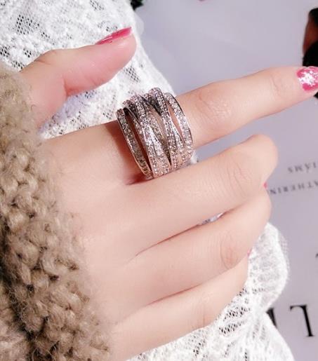 	
人人都戴的小饰品 做精致迷人的姑娘（图）
