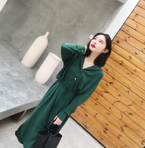 时尚感超强的打底蕾丝裙搭配 尽显优雅气质