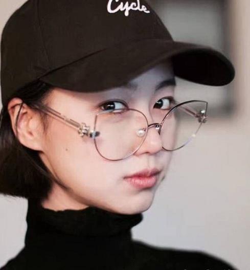 小清新眼镜你get了吗 5款眼镜秒变文艺乖乖女（图）