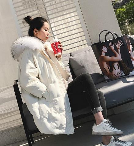 冬日里时髦穿搭全靠羽绒服来支撑（图）