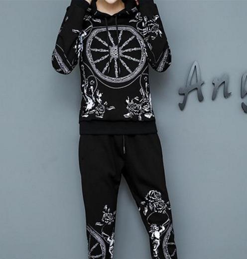 胖MM怎么穿衣打扮 大码套装展现苗条身姿