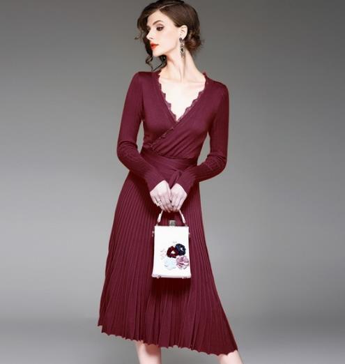 专属锁骨的小性感 早春针织衫也能办得到（图）