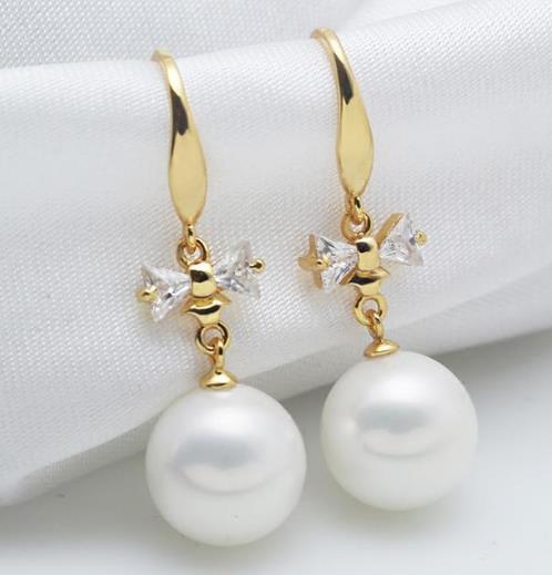 永不过时的珍珠耳钉非常适合高雅的你(图) 永不过时的珍珠耳钉非常适合高雅的你(图)