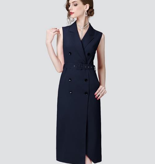 风衣两件套助你塑出优美身形 凸显最佳气质