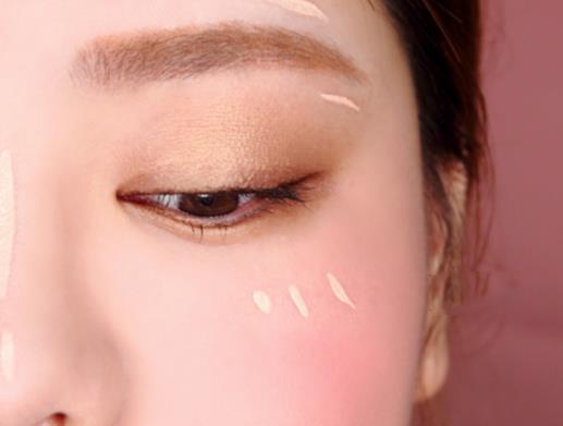 春天化一个美美的桃花妆可好(图) 春天化一个美美的桃花妆可好(图)