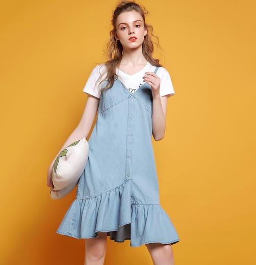 穿什么面料的裙子能达到减龄的效果呢（图）