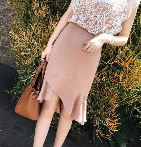 优雅气质半身裙怎么搭配上衣才能美出新高度