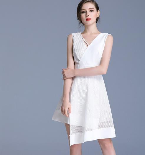 想要显瘦变高优雅性感就选条纹连衣裙（图）