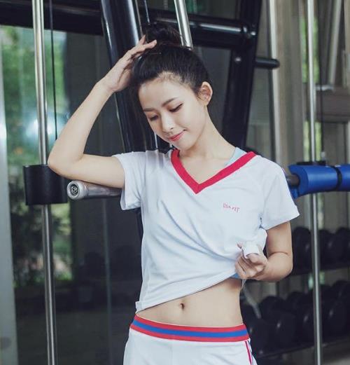 运动健身就应该买件速干T恤 让瘦来的更猛烈 运动健身就应该买件速干T恤 让瘦来的更猛烈