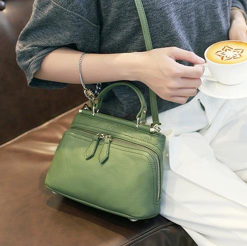 春季踏青流行这几款小包 拿着方便背着轻松 春季踏青流行这几款小包 拿着方便背着轻松