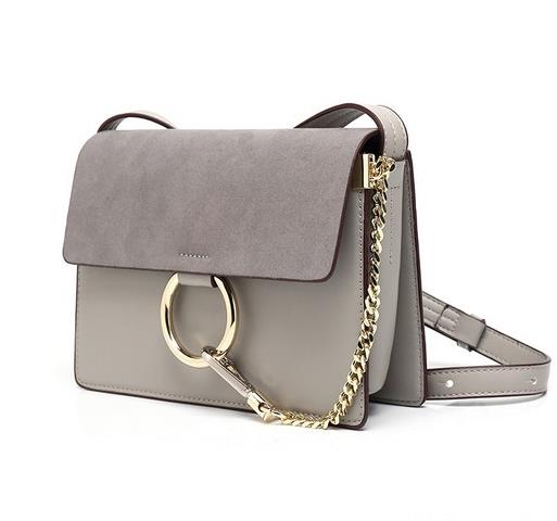 春季踏青流行这几款小包 拿着方便背着轻松