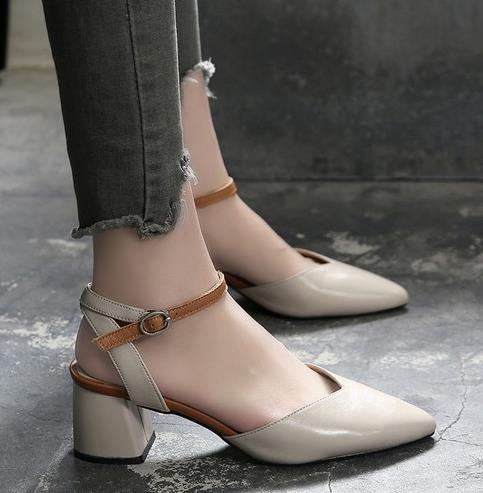 这几款高跟凉鞋搭配 魅力大没办法（图）