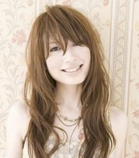 日系空气卷发发型 塑造小脸效果最佳（图）