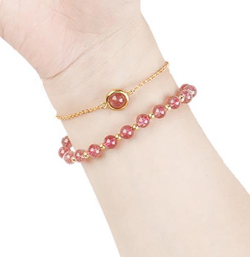 美丽又大气的手链带着去约会最好看了(图) 美丽又大气的手链带着去约会最好看了(图)