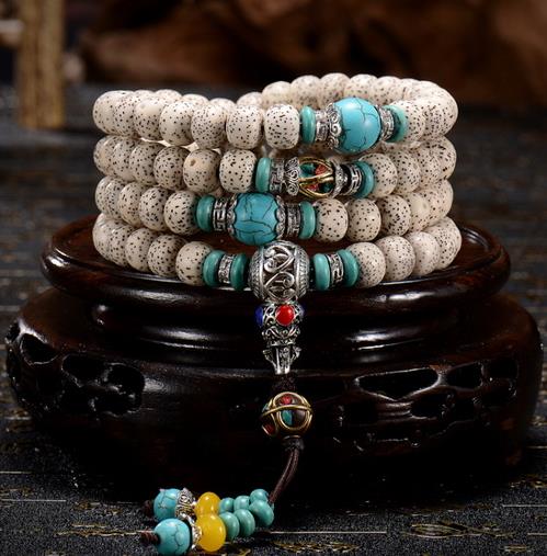 美丽又大气的手链带着去约会最好看了(图) 美丽又大气的手链带着去约会最好看了(图)