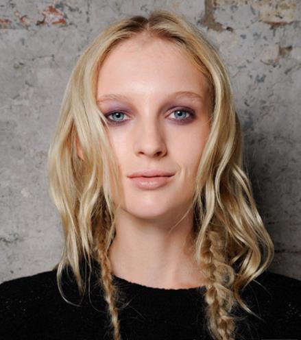 教你4款夏季编发发型 好看又易打理（图）