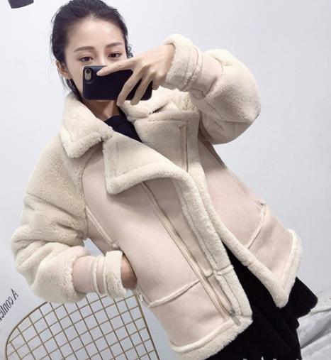 时尚达人都爱穿羊羔绒外套：时髦有范儿