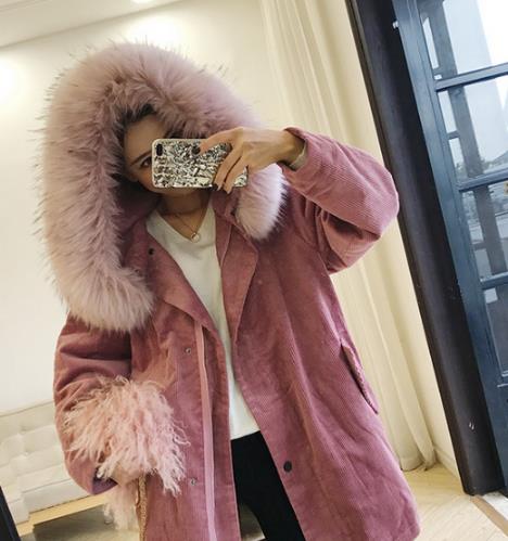 时尚达人都爱穿羊羔绒外套：时髦有范儿