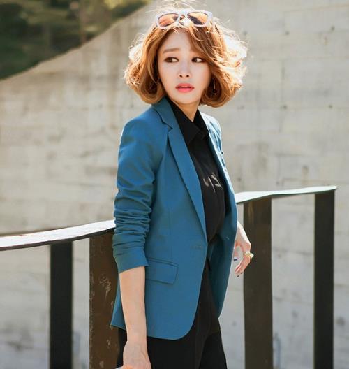 时尚知性的收腰西装 承包了整个春季