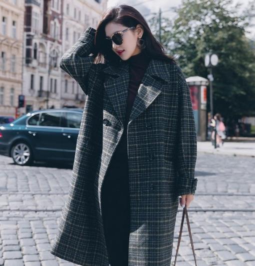 春季新款显瘦减龄毛呢外套的时尚搭配（图）