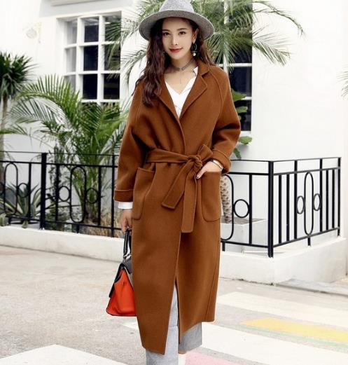 春季新款显瘦减龄毛呢外套的时尚搭配（图）