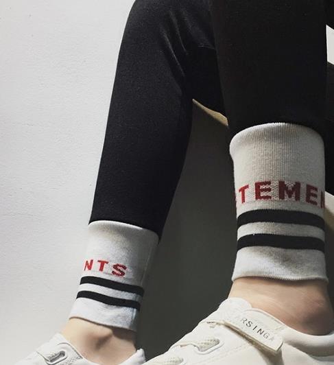 超级百搭实用的打底裤 5款打底裤搭出春日时尚