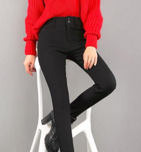 这样的打底裤穿搭示范 帅气又不失性感（图）