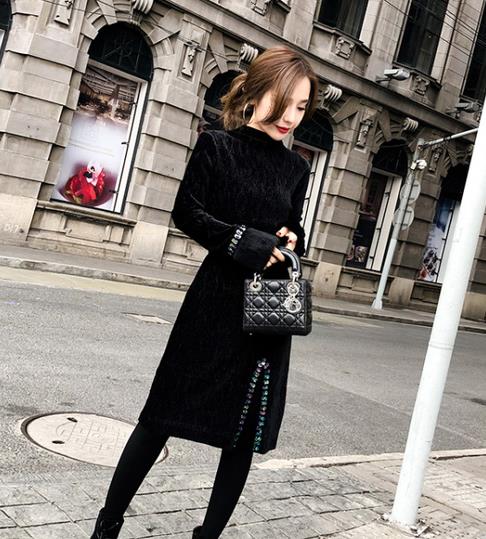 丝绒连衣裙的搭配 行走之间尽是魅力（图）