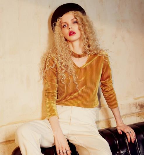 格子衬衫搭配A字半裙:彰显经典与新潮(图) 格子衬衫搭配A字半裙:彰显经典与新潮(图)