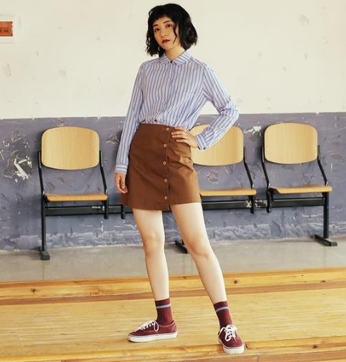 格子衬衫搭配A字半裙：彰显经典与新潮（图）