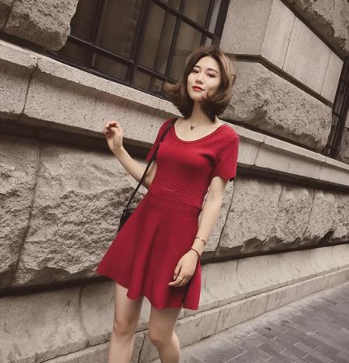 入春连衣裙别乱买 连衣裙这样穿气质满满