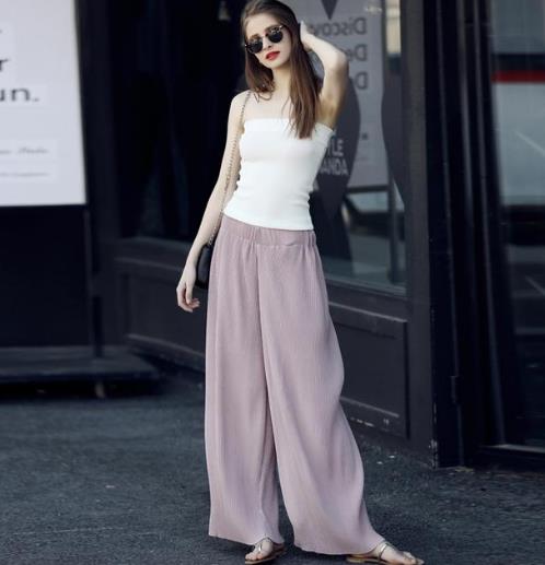 想穿出大长腿 你就缺一条百褶阔腿裤(图) 想穿出大长腿 你就缺一条百褶阔腿裤(图)