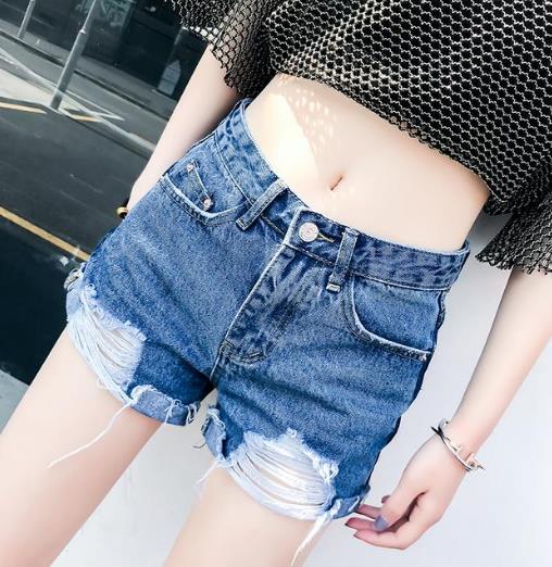 现在流行毛边牛仔短裤 5款短裤打造细腿小妖精