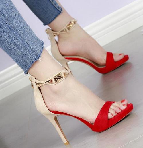 明星同款性感绒面防水台凉鞋分享(图) 明星同款性感绒面防水台凉鞋分享(图)