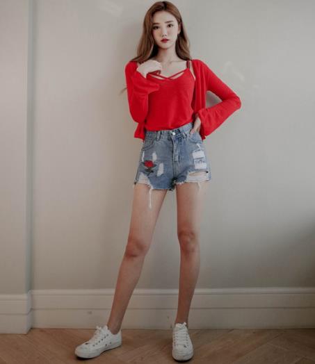 皮肤发黄穿什么颜色好看 这些穿搭绝对美（图）