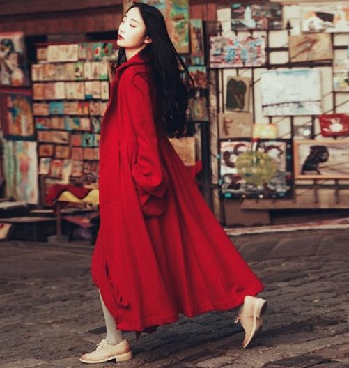 元宵穿搭非不会出错的红大衣莫属（图）