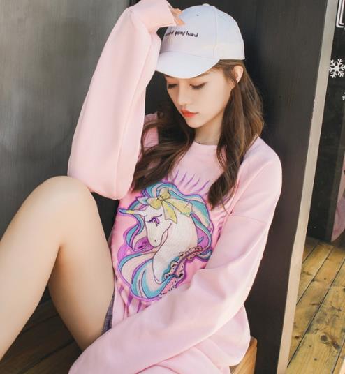 春季卫衣搭配示范 卫衣这样穿连背影都美爆了