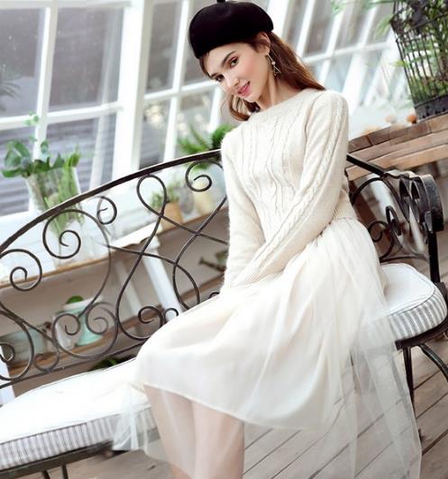 蕾丝连衣裙搭配懒人鞋 时髦优雅不费力(图) 蕾丝连衣裙搭配懒人鞋 时髦优雅不费力(图)