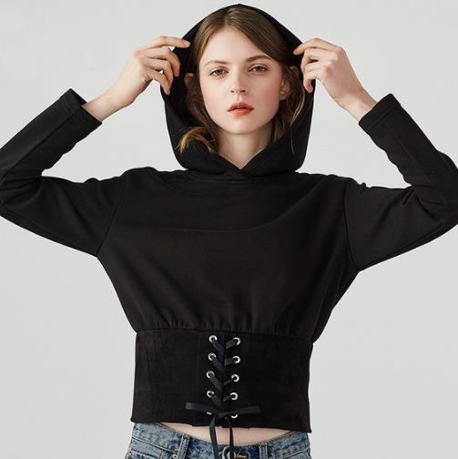 绑带长袖圆领毛衣搭配：凸显文艺气息