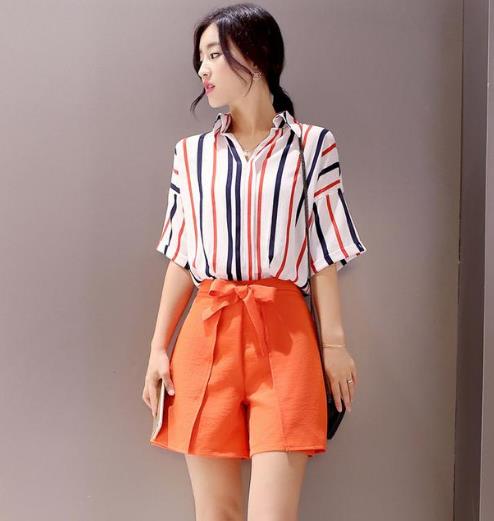 凸显大长腿的气质牛仔裙两件套推荐（图）