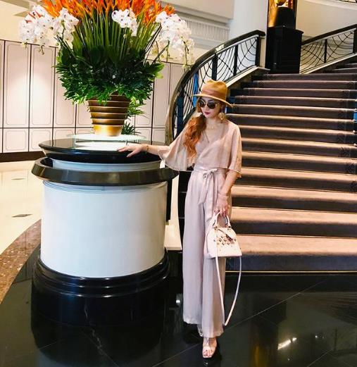 小个子的福利 春季流行的连体裤收腰显腿长(图) 小个子的福利 春季流行的连体裤收腰显腿长(图)