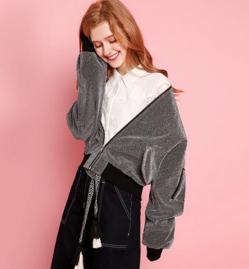 这几款外套搭配连衣裙 时尚度翻倍（图）